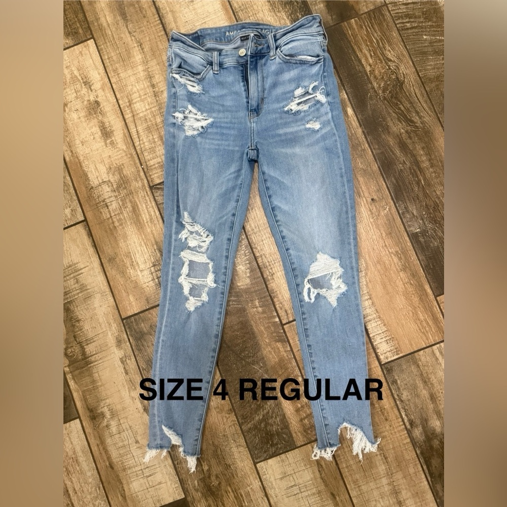 American Eagle Outfitters Light Blue Distressed Skinny Jeans